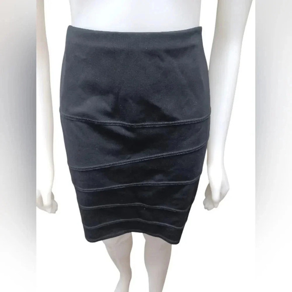 Picadilly NWT Black Lined Mini Skirt Size Medium - Picture 2 of 9